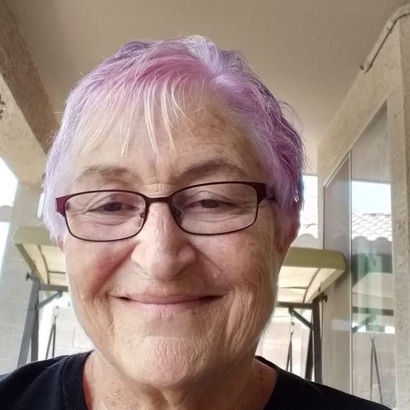 Meet your Posher, Cathy - Picture 1 of 1